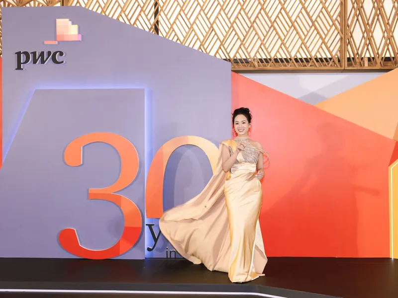 Sự kiện 30 năm