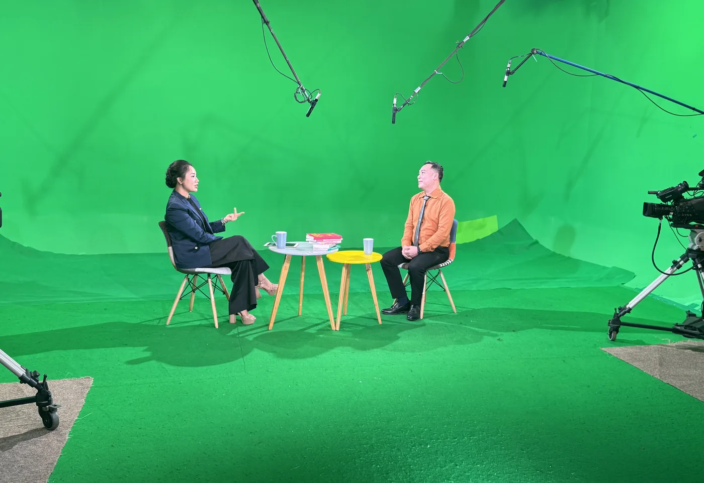 Ghi hình phông xanh trong studio